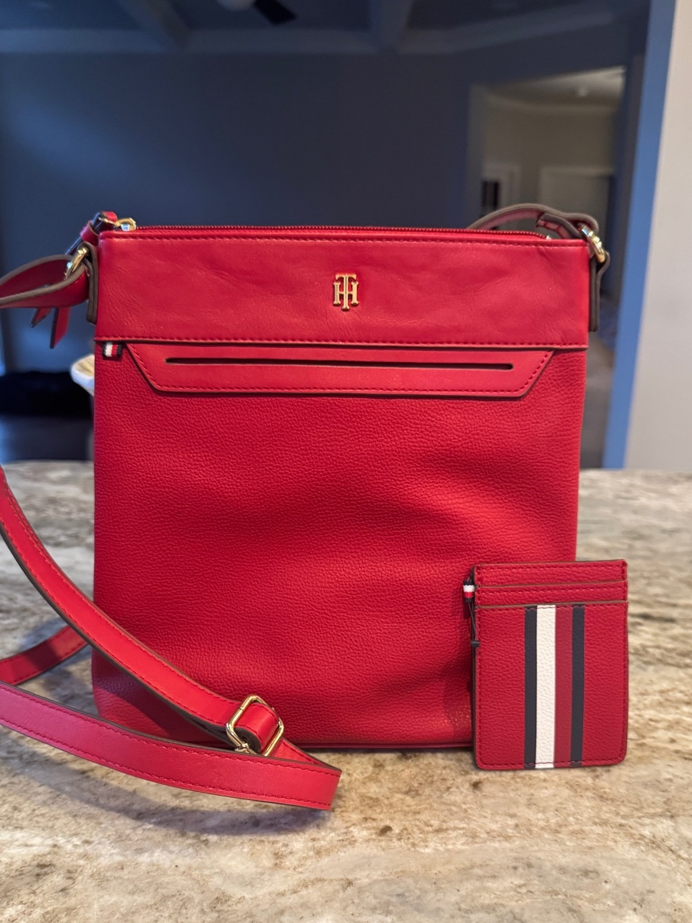 Tommy Hilfiger Crossbody